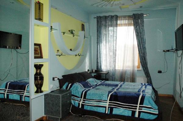 Luxury Apartment In The City Heart On North Avenue