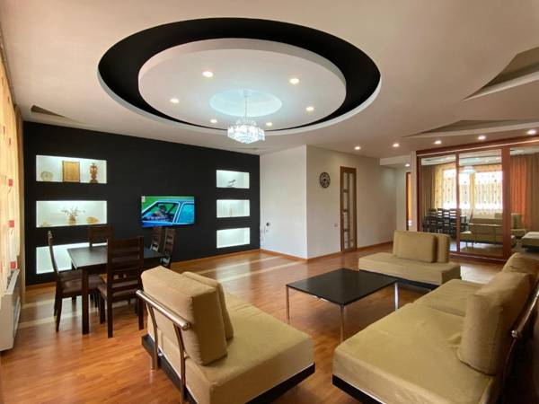 Northern Avenue 2 bedrooms Luxury apartment HH624