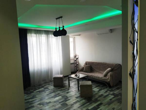 NEW - Charming Studio Penthouse