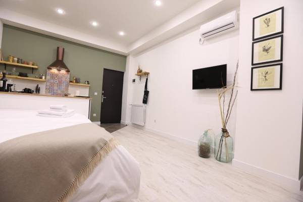 Bells of Ireland - Self Checkin - Balcony - BBQ