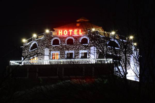 Amrots Hotel