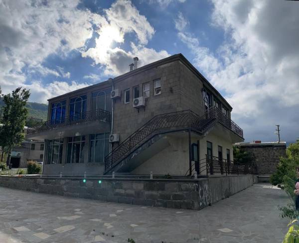 Yolyans Hotel