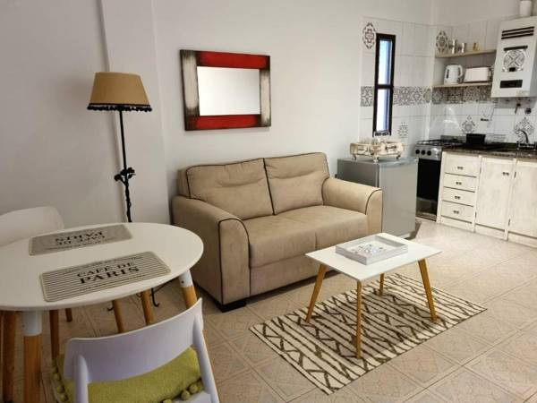 Depto para 2 con Cochera