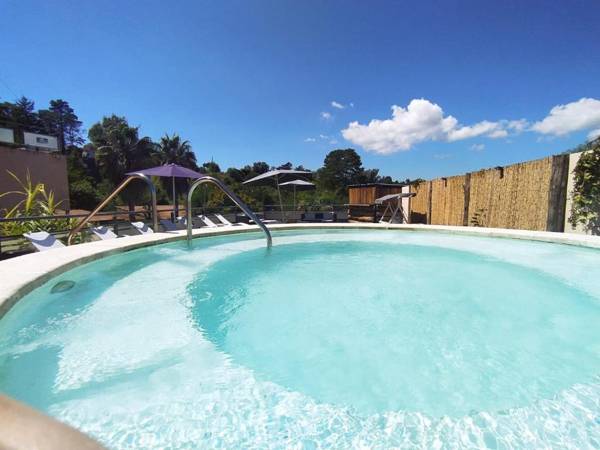 Capri Hotel y Cabañas