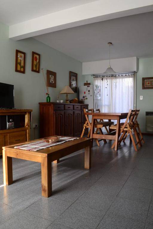 Dúplex con garage patio y parrilla