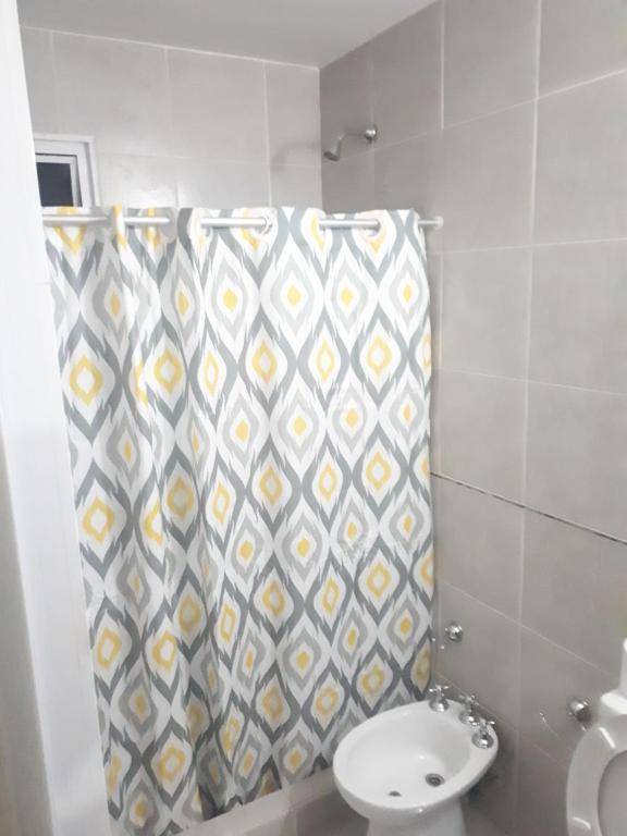 Hermoso apartamento a pasos de BV Pellegrini cochera!
