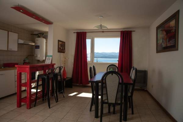 DEPARTAMENTO CÉNTRICO CON VISTA AL LAGO