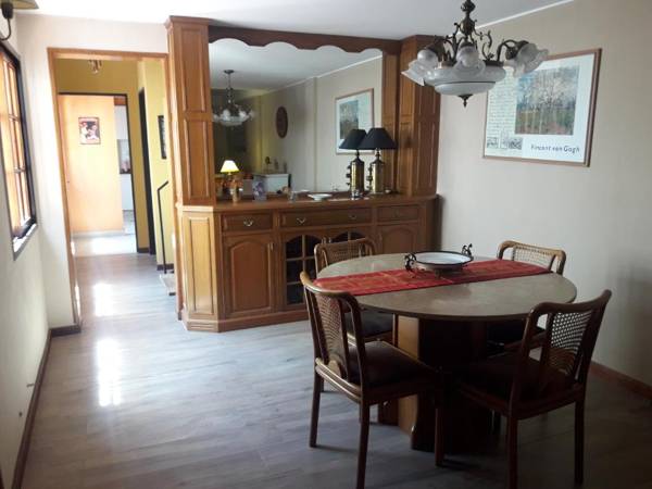 Hermosa Casa Cerca de Todo