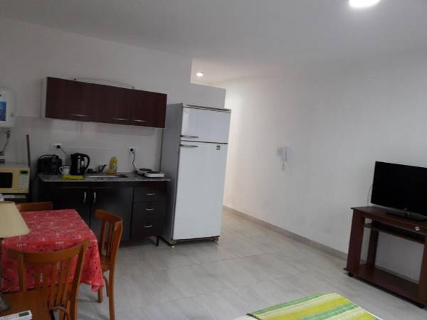 MONOAMBIENTE CON COCHERA Y PATIO