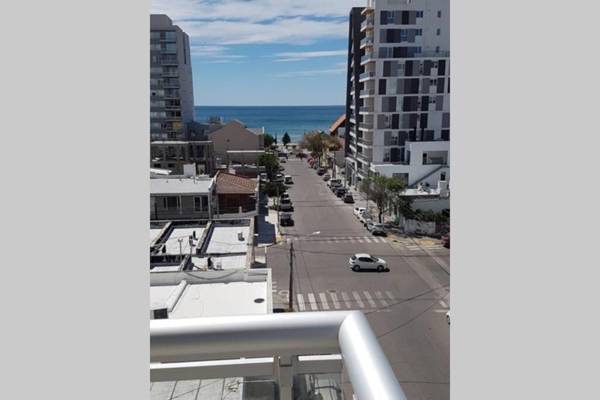 Departamento en Puerto Madryn 5° P céntrico a 150 mts del mar con cochera