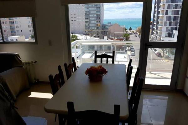 Departamento en Puerto Madryn 5° P céntrico a 150 mts del mar con cochera