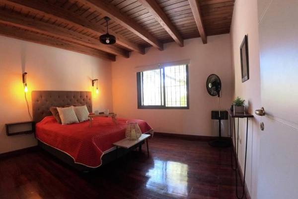 MENDOZA ENJOY the pleasures of the city and the park