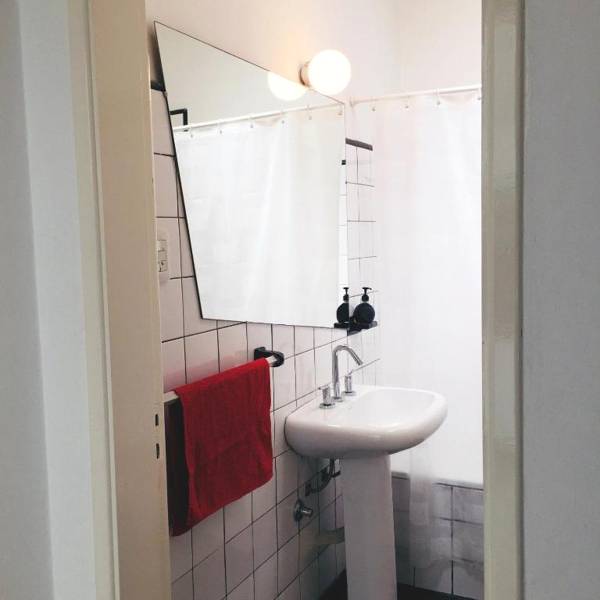 Casa con dos habitaciones y dos patios