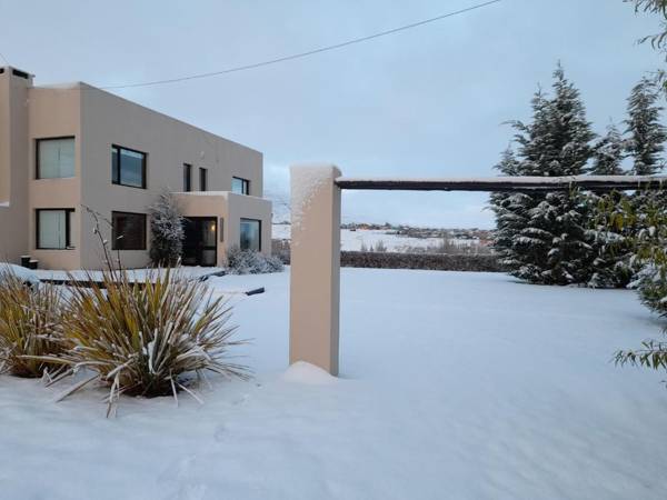 CASA LUMINOSA CON PARQUE y VISTA ESPECTACULAR