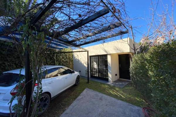 Casa / Departamento con pileta