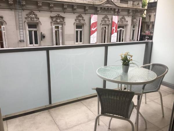 Beautiful & bright new studio