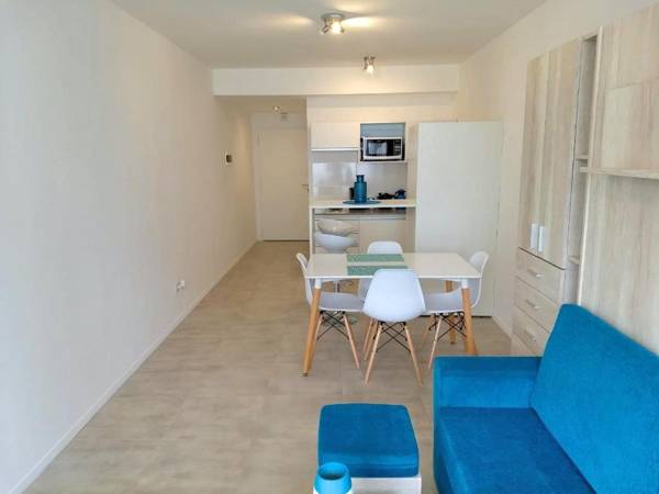 Independencia 1302 6E by HB