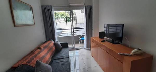 MODERNO DEPARTAMENTO DE DOS AMBIENTES CON BALCON