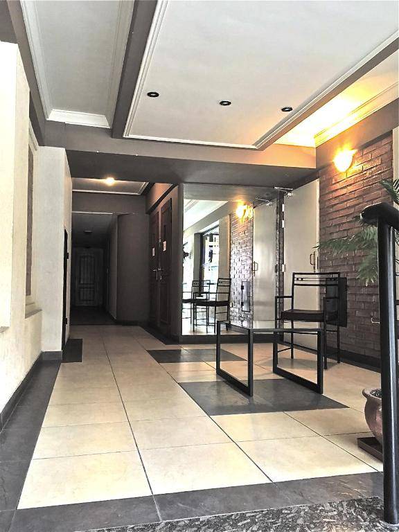 Rent for Days II - Top Centro