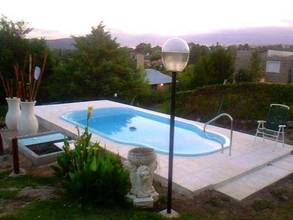 Quincho Los Amigos Chalet con piscina privada y a 100mts del Río San Antonio