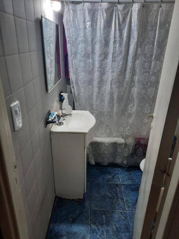 Temporada baja habitacion individual x dia en casa de familia libre de impuestos y otros cargos!