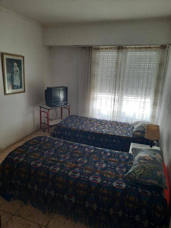 economica Habitacion en casa de familia terminal nueva Wifi Tarjetas libre de impuestos y otros cargos!