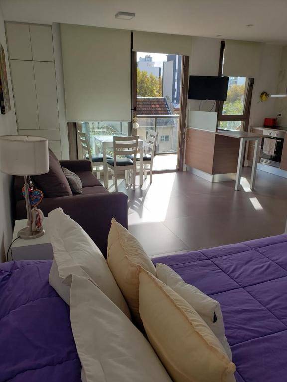 EXCELENTE y completisimo monoambiente con cochera