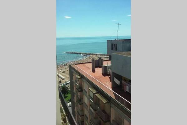 Departamento de 5 ambientes sobre el mar