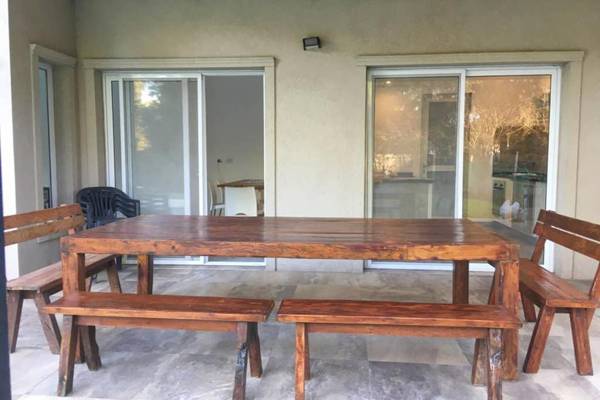 Divina casa con parque pileta en mini barrio cerrado.