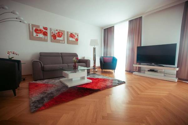 Moulin Rouge Suite by ichbucheAT