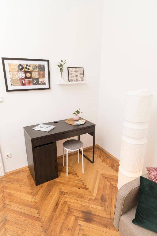 Spittelau Chillout Lounge by ichbucheAT