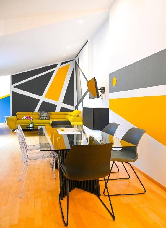 Modern Suite City Center