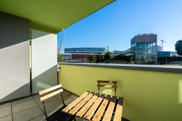 Vienna City and SPA - Modern Apartments next to Therme Wien & 15 Minutes to the City Center