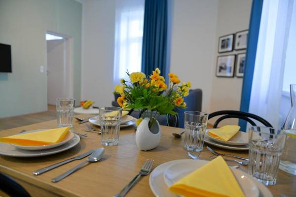 Jimmy's Apartments Dandelion