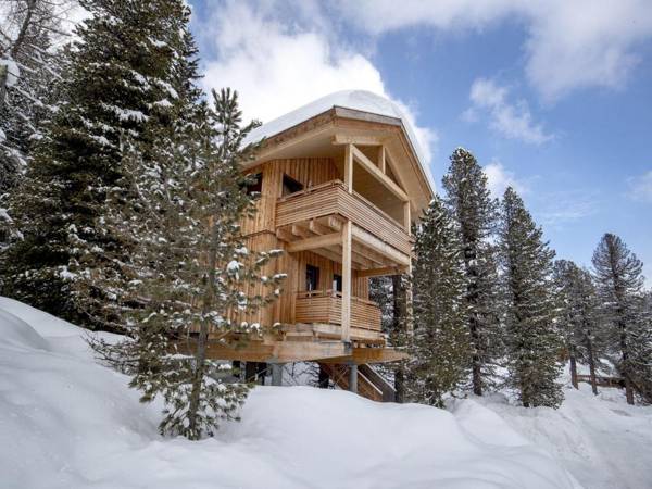Quiet Chalet in Turracherhöhe with Sauna and Jacuzzi