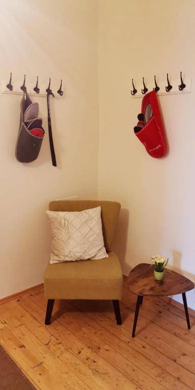 Book-A-Room City Apartment