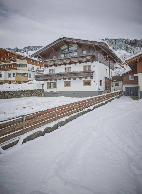 Glemm Lodge Apartments