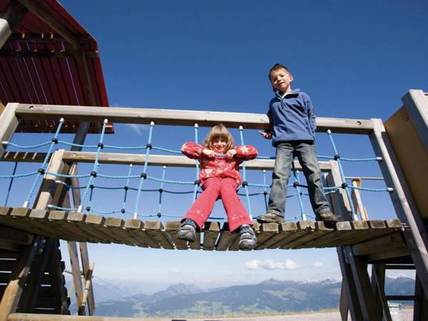 Charming Apartment in Bruck am Ziller with Terrace