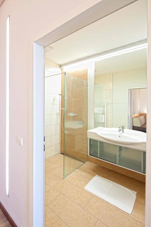 Schatz.Kammer Burg Kreuzen