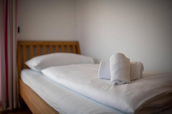 Elinas Mountain Views