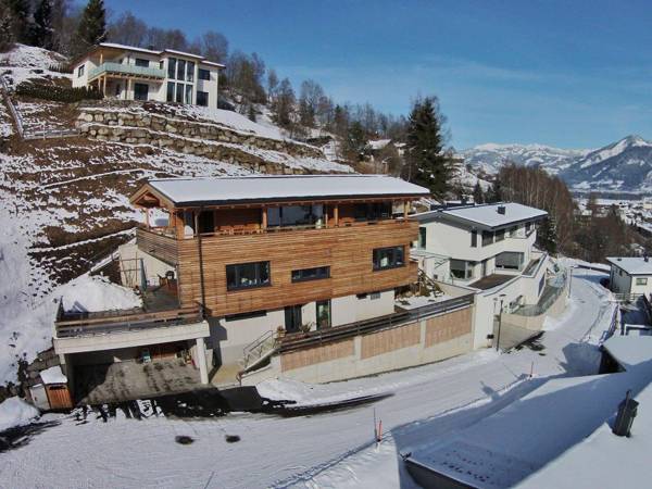 Cozy Apartment with Terrace in Kaprun Slazburg