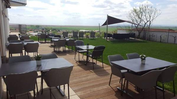 Weingut & Pension zum Seeblick Familie Sattler