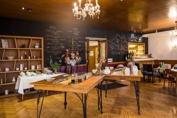 Keramikhotel Goldener Brunnen