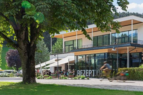 Natürlich Hell. Aparthotel & Camping