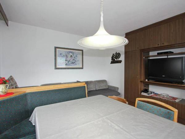 Modern Holiday Home in Fügen near Ski Area