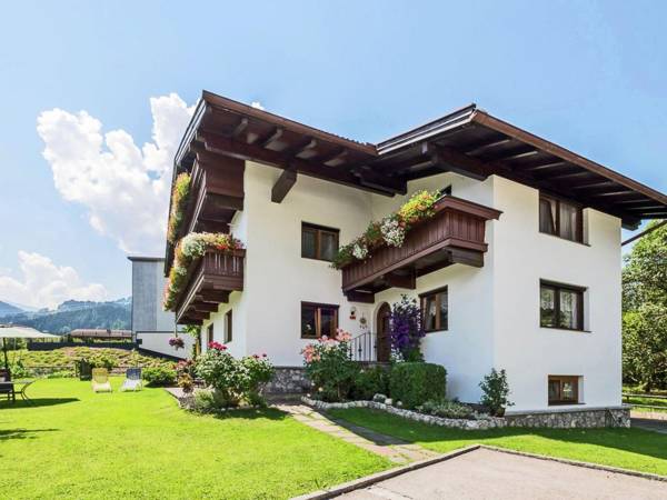 Cozy Apartment in Fügen with Balcony Garden Grill Heating