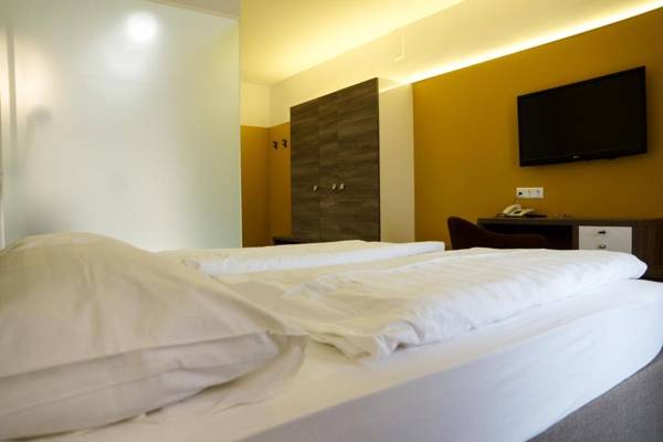 Simon - Hotel & Café