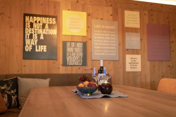 Appartement Zillertal Klee mit Restaurant KleemenTine