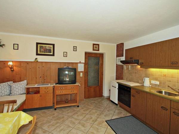 Stunning Apartment in Ried im Zillertal with Terrace