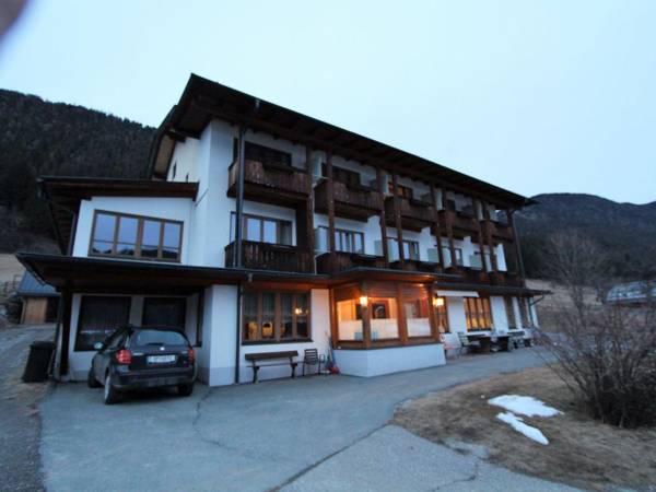 Cosy Apartment in Weissensee near Ski Lift